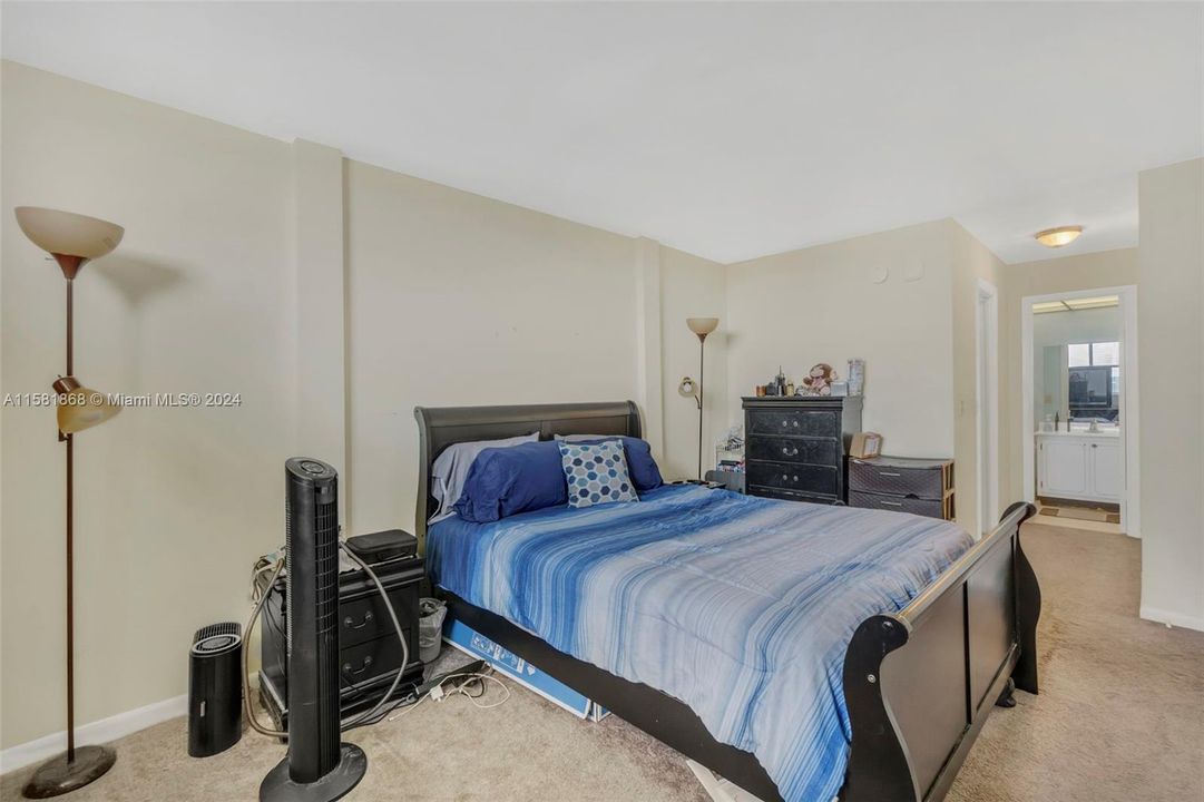 For Sale: $175,000 (2 beds, 2 baths, 1133 Square Feet)