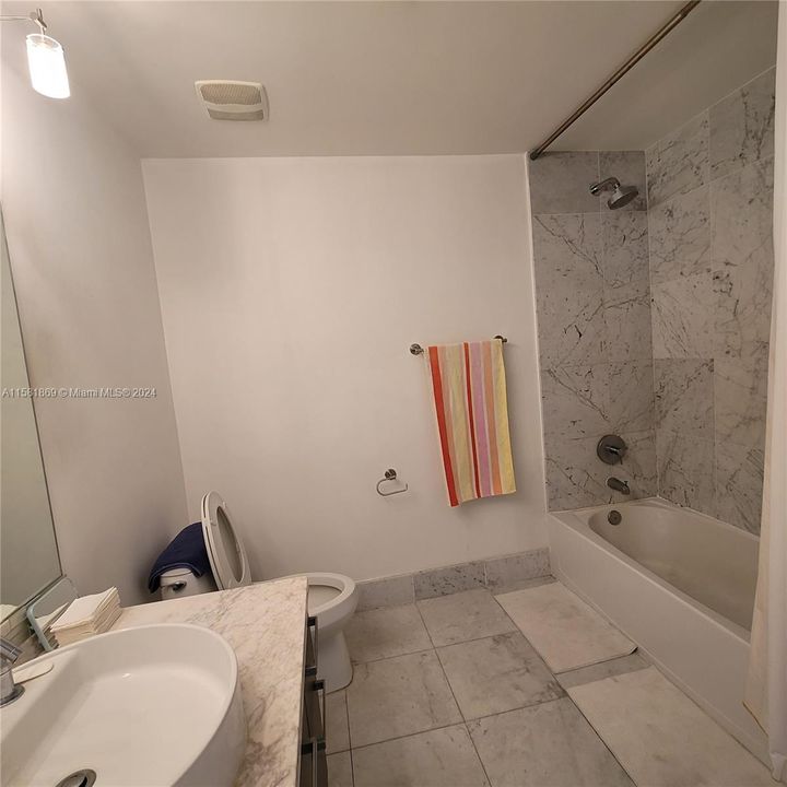 For Rent: $2,900 (0 beds, 1 baths, 632 Square Feet)