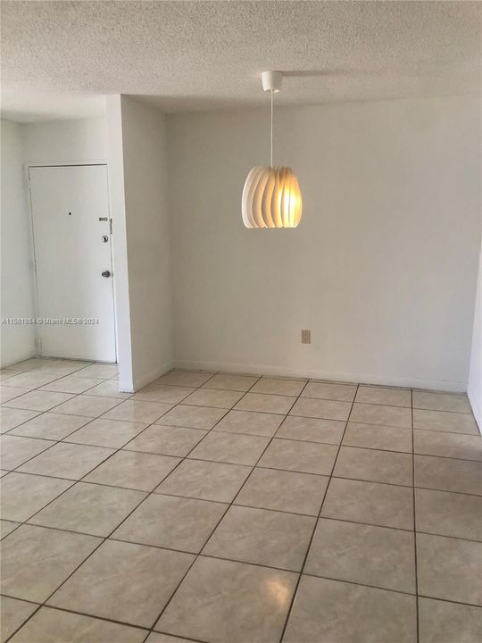 For Rent: $2,300 (2 beds, 2 baths, 1060 Square Feet)