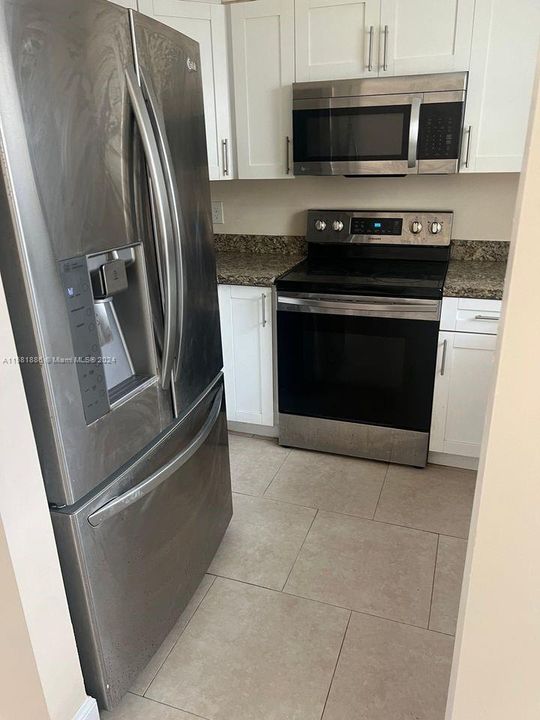 For Rent: $2,650 (3 beds, 1 baths, 1031 Square Feet)