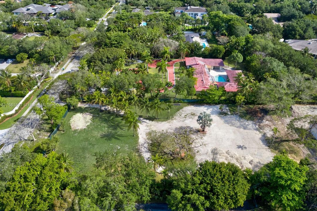 For Sale: $3,495,000 (1.03 acres)