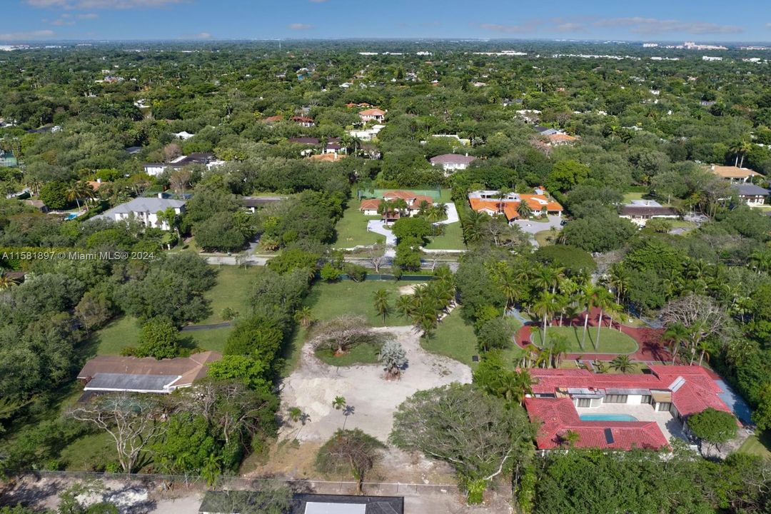 For Sale: $3,495,000 (1.03 acres)