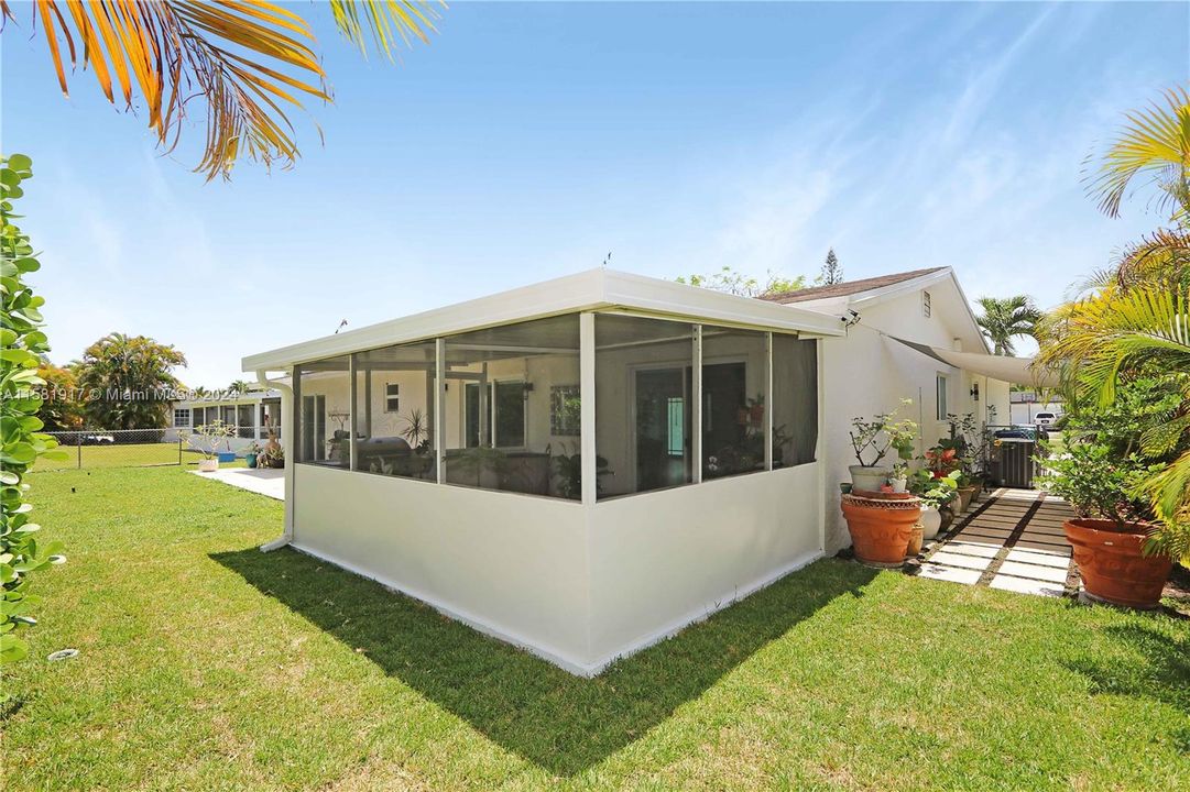 For Sale: $849,900 (3 beds, 2 baths, 1456 Square Feet)