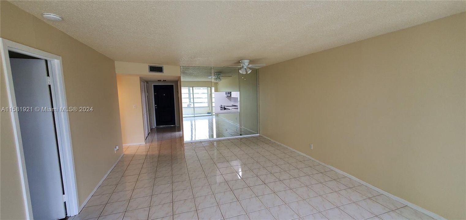 For Rent: $2,000 (2 beds, 2 baths, 1025 Square Feet)