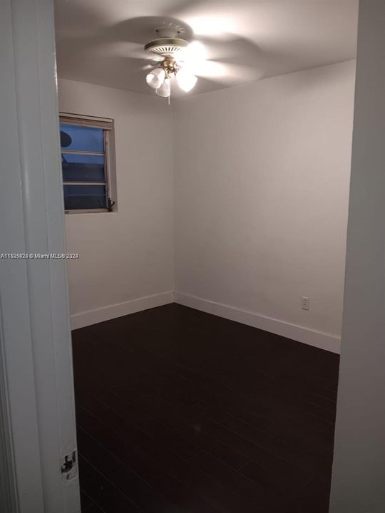 Active With Contract: $2,000 (2 beds, 1 baths, 648 Square Feet)
