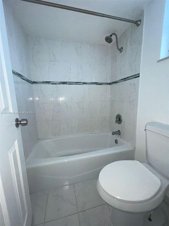 Недавно арендовано: $2,300 (2 спален, 1 ванн, 900 Квадратных фут)