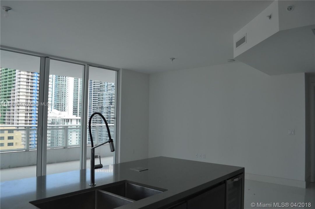 For Rent: $5,000 (2 beds, 2 baths, 1129 Square Feet)