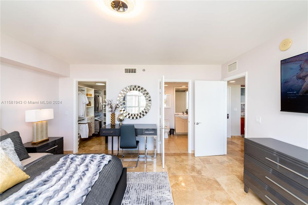 For Rent: $4,500 (1 beds, 1 baths, 871 Square Feet)
