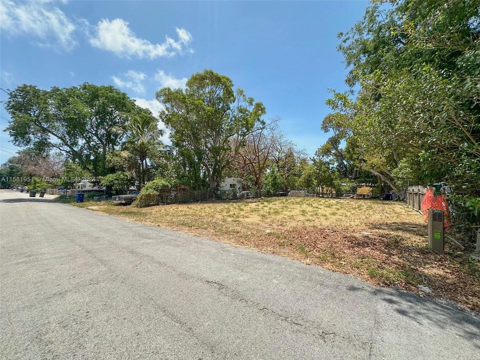 For Sale: $425,000 (0.14 acres)