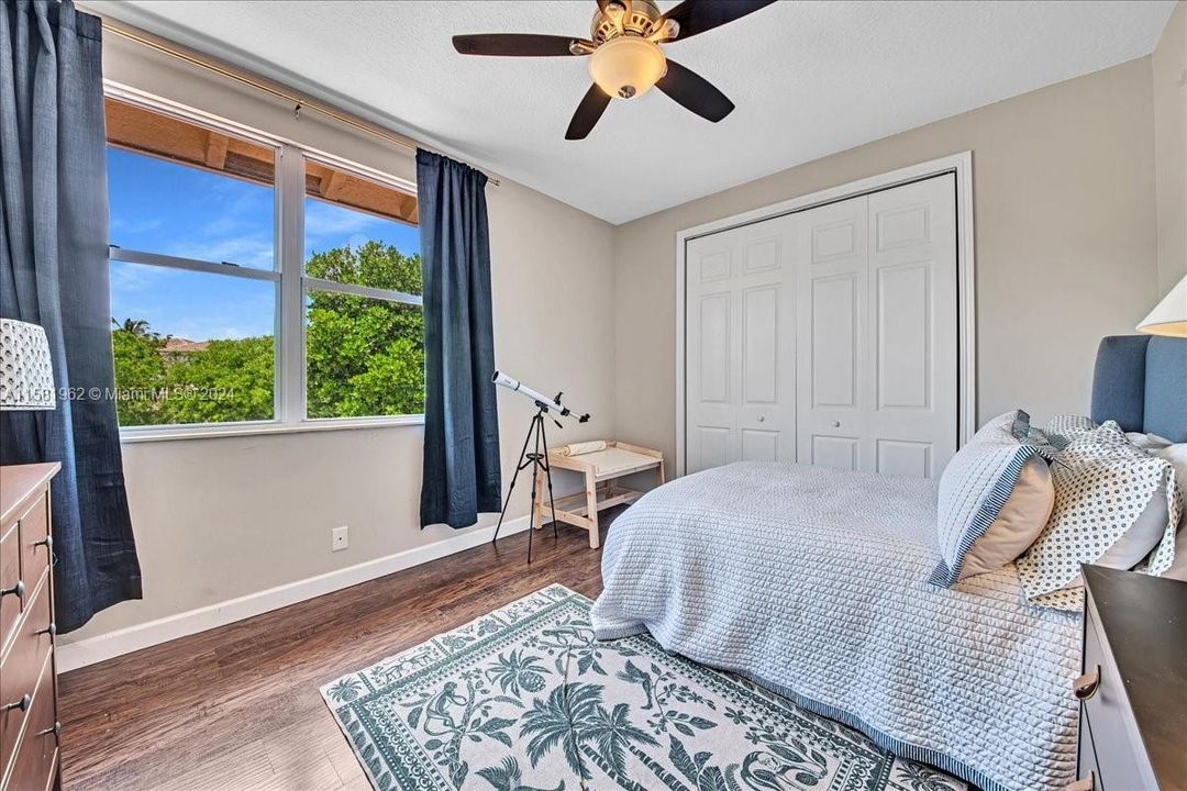 Recently Sold: $949,999 (4 beds, 3 baths, 2909 Square Feet)