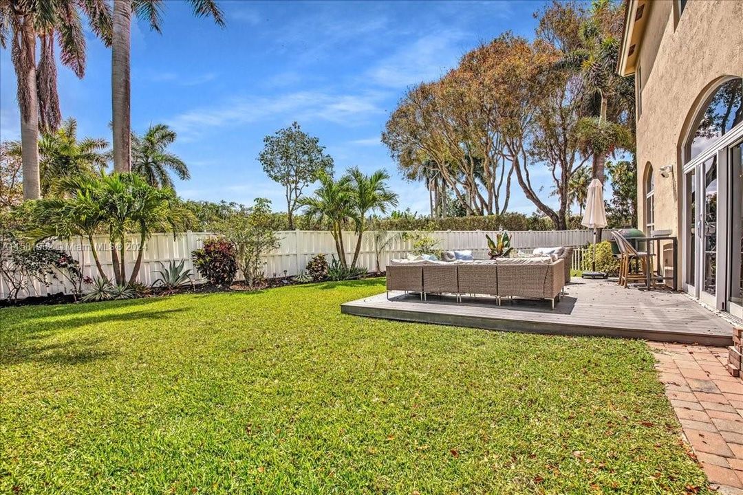 Recently Sold: $949,999 (4 beds, 3 baths, 2909 Square Feet)