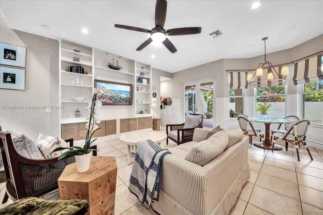 Recently Sold: $949,999 (4 beds, 3 baths, 2909 Square Feet)