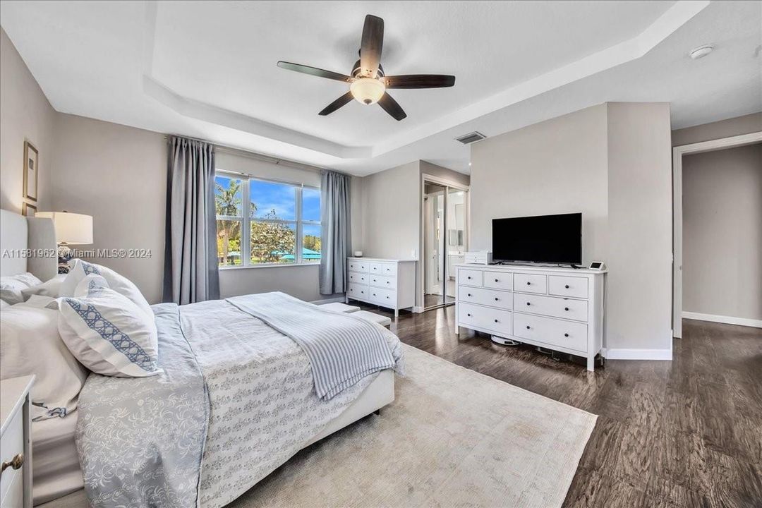 Recently Sold: $949,999 (4 beds, 3 baths, 2909 Square Feet)