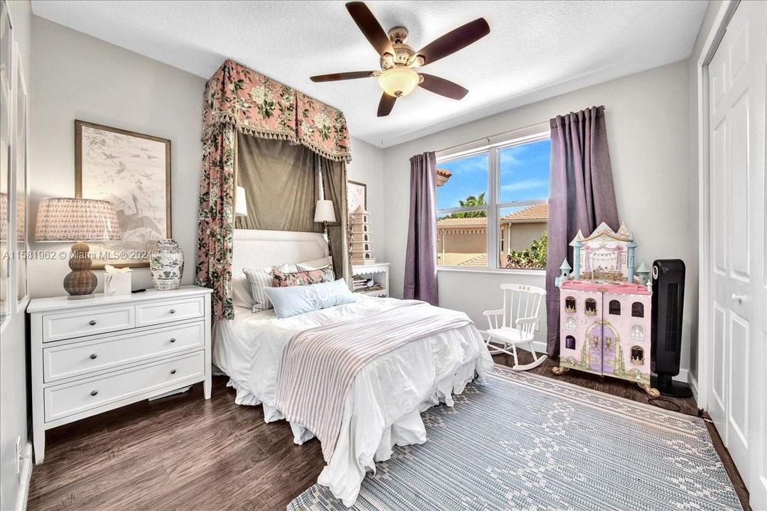 Recently Sold: $949,999 (4 beds, 3 baths, 2909 Square Feet)