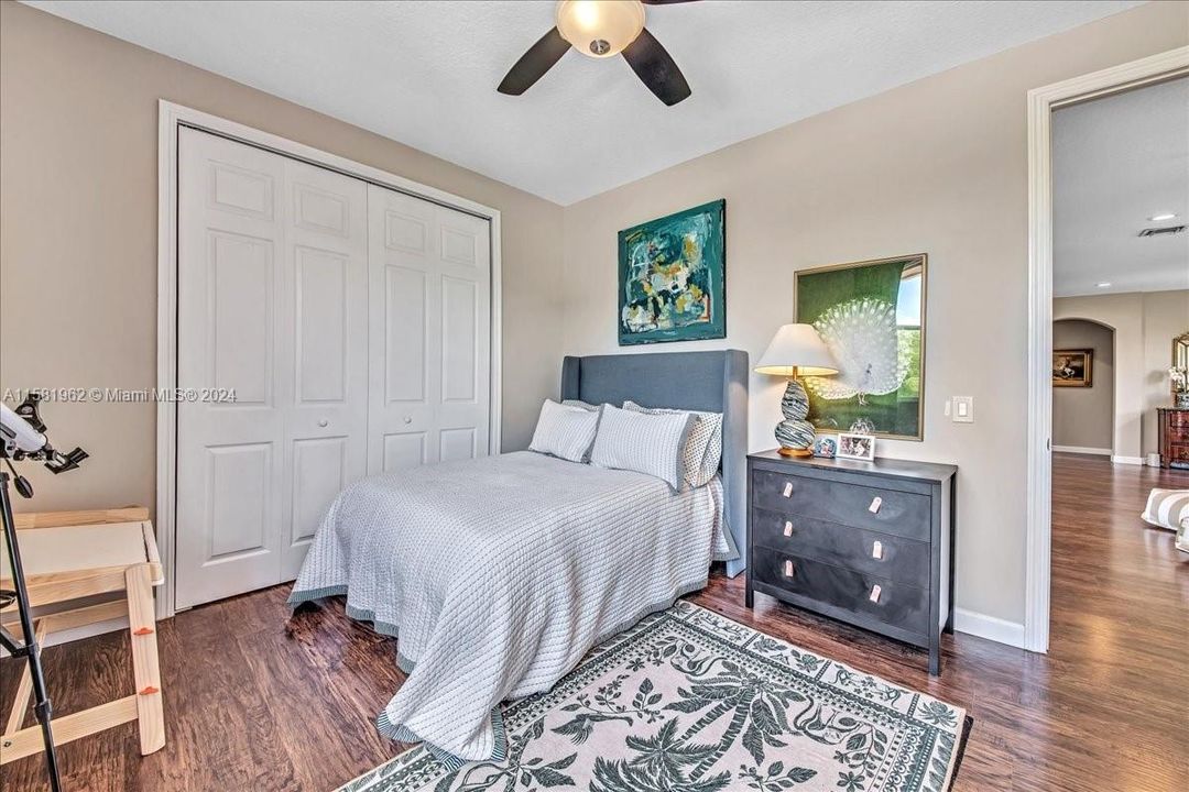 Recently Sold: $949,999 (4 beds, 3 baths, 2909 Square Feet)