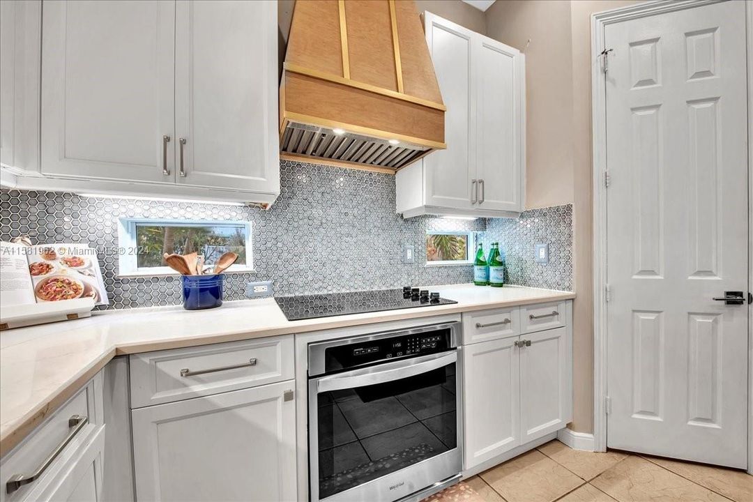 Recently Sold: $949,999 (4 beds, 3 baths, 2909 Square Feet)