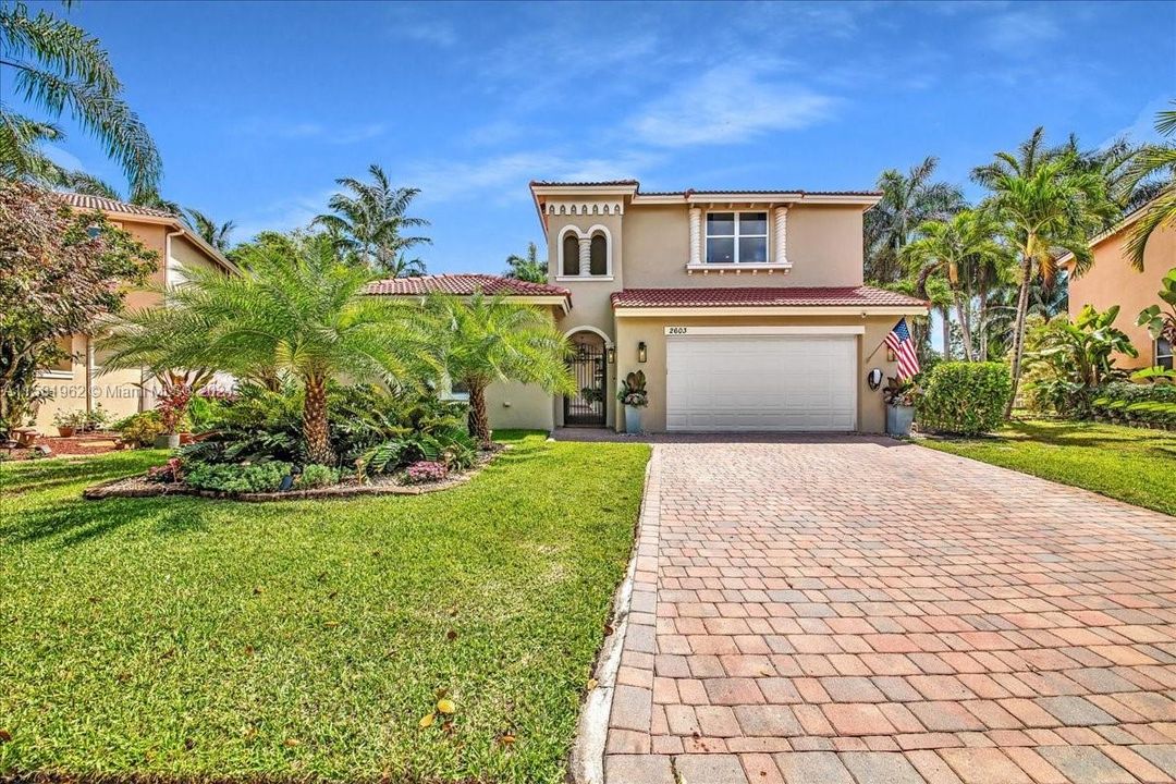 Recently Sold: $949,999 (4 beds, 3 baths, 2909 Square Feet)