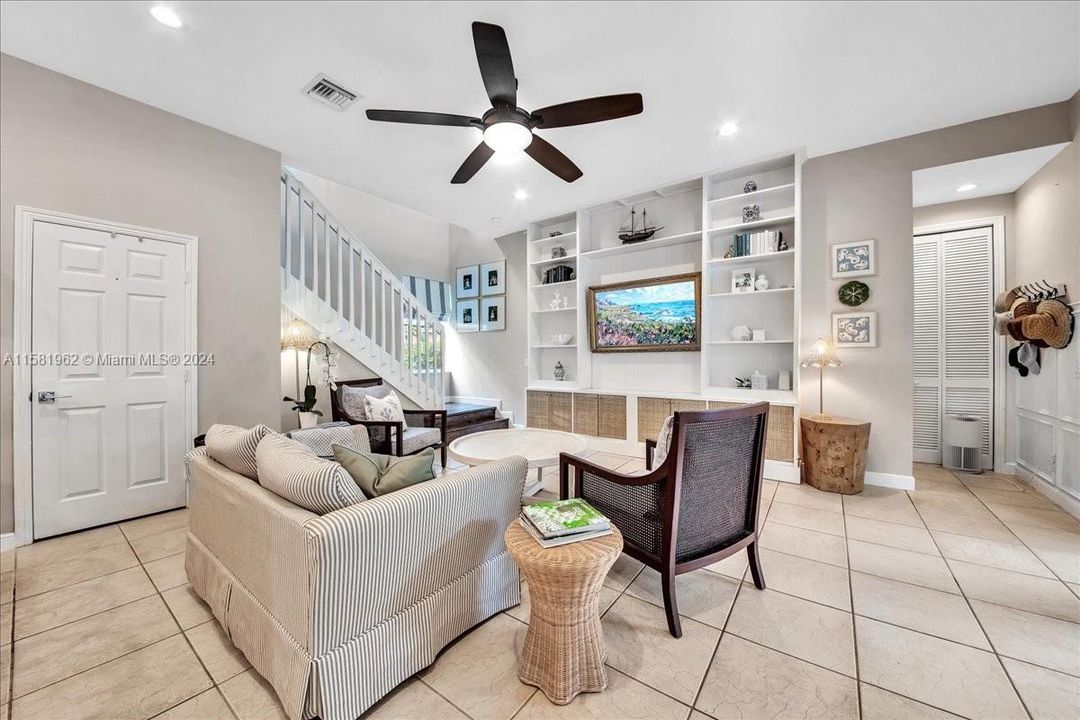 Recently Sold: $949,999 (4 beds, 3 baths, 2909 Square Feet)