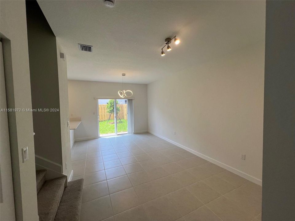 For Rent: $3,000 (3 beds, 2 baths, 1545 Square Feet)