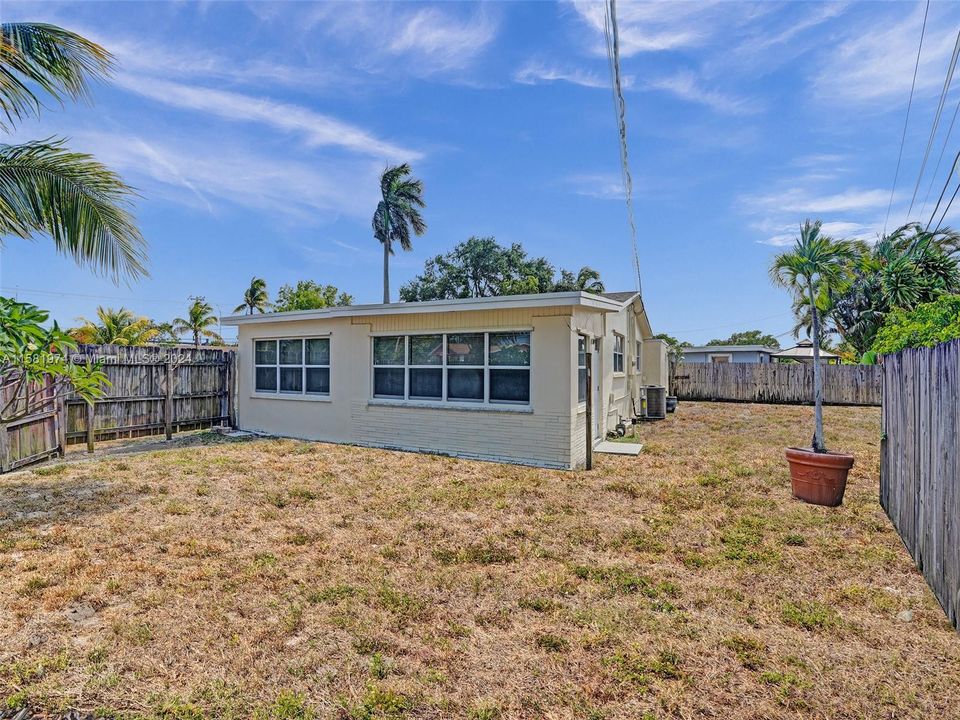 For Sale: $519,900 (4 beds, 2 baths, 1540 Square Feet)