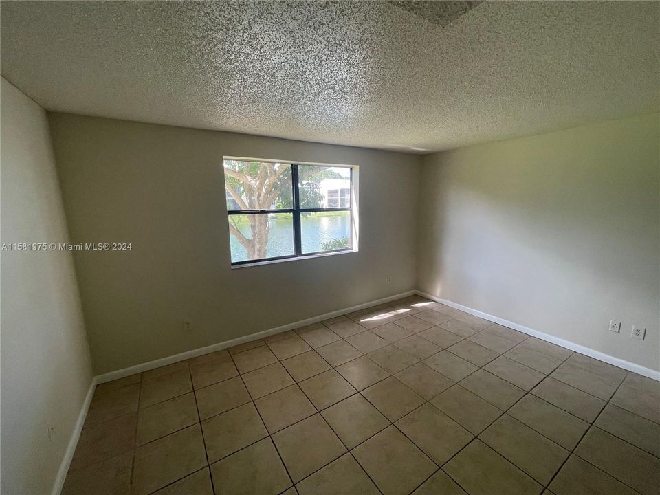 Active With Contract: $2,500 (3 beds, 2 baths, 1195 Square Feet)