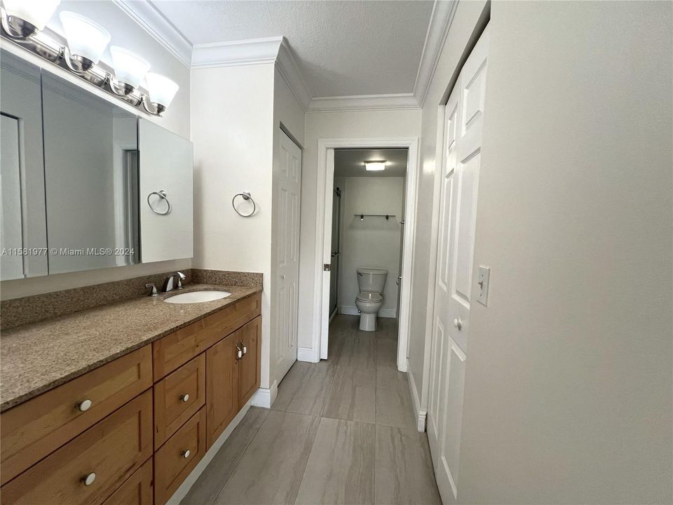 Недавно арендовано: $2,300 (2 спален, 2 ванн, 1100 Квадратных фут)
