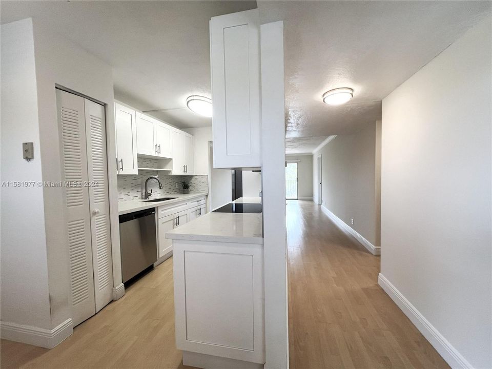 Active With Contract: $2,300 (2 beds, 2 baths, 1100 Square Feet)