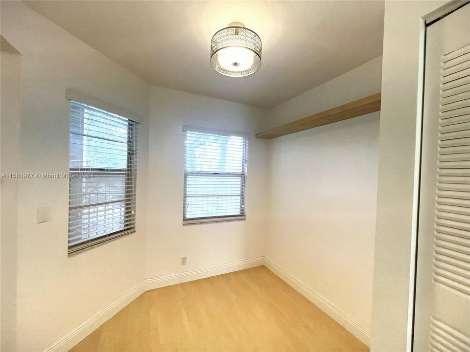 Recently Rented: $2,300 (2 beds, 2 baths, 1100 Square Feet)