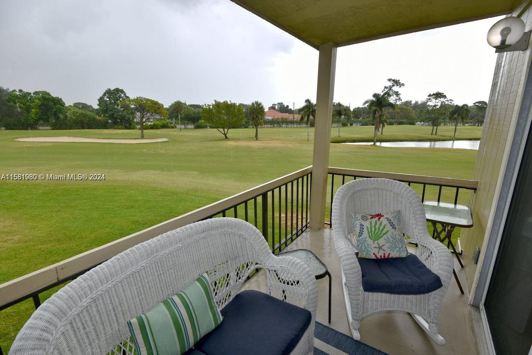 Golf course views from 2 balconies