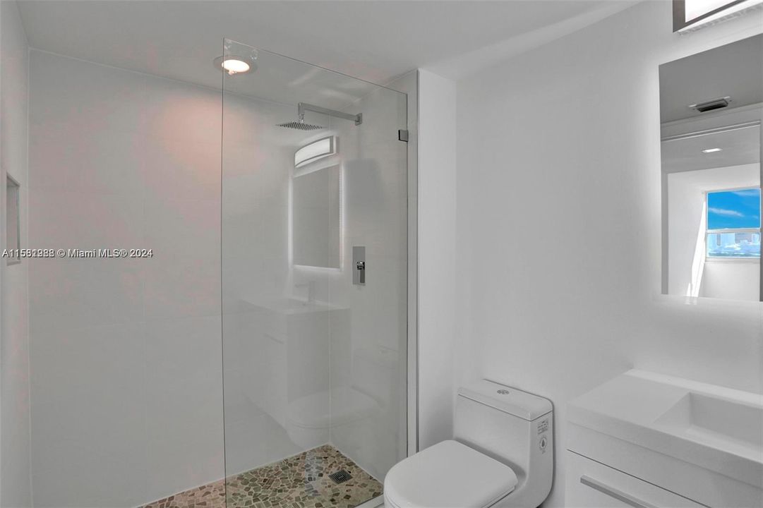 最近租的: $6,000 (2 贝兹, 2 浴室, 1147 平方英尺)