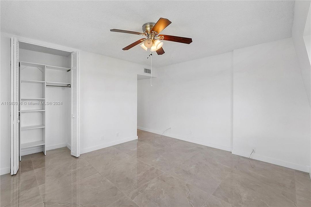 For Sale: $280,000 (2 beds, 2 baths, 1166 Square Feet)