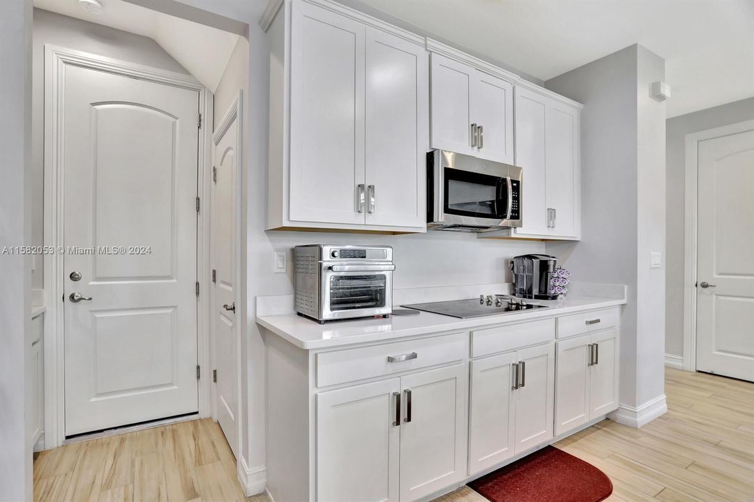 Active With Contract: $4,650 (3 beds, 2 baths, 2020 Square Feet)