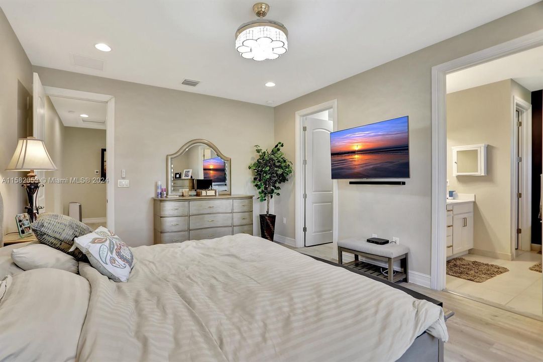 Active With Contract: $4,650 (3 beds, 2 baths, 2020 Square Feet)