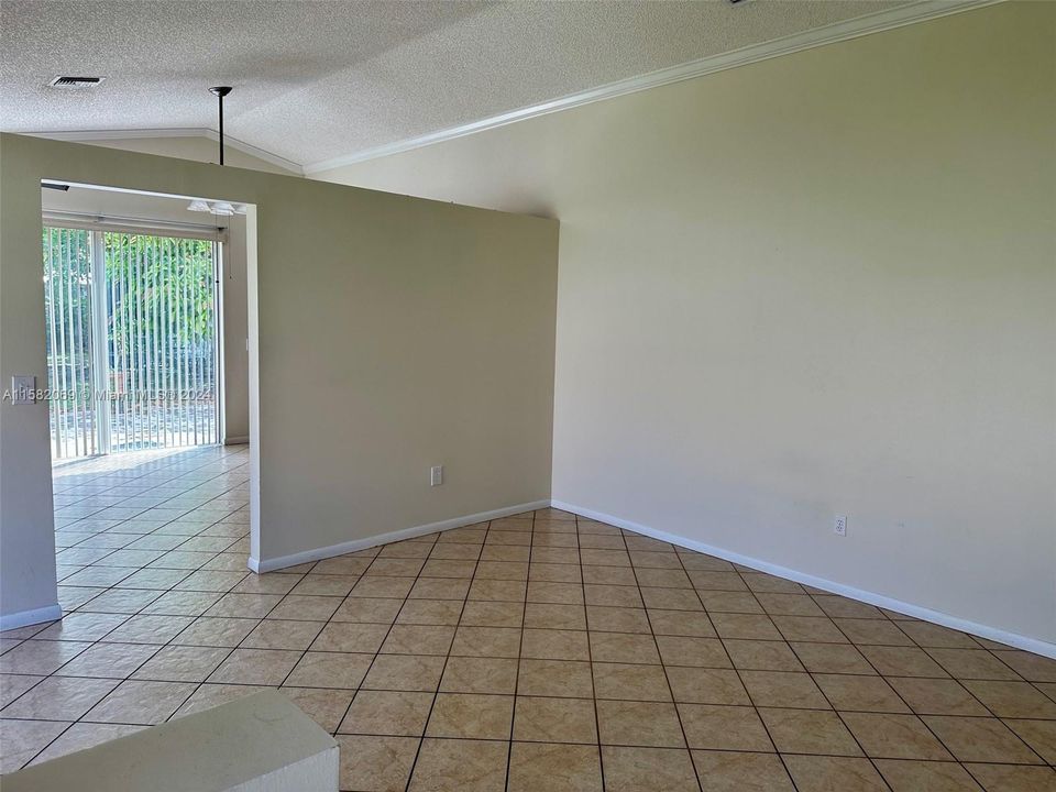 For Rent: $3,900 (4 beds, 2 baths, 1767 Square Feet)
