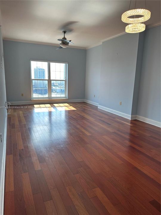 Recently Rented: $2,200 (2 beds, 1 baths, 1100 Square Feet)