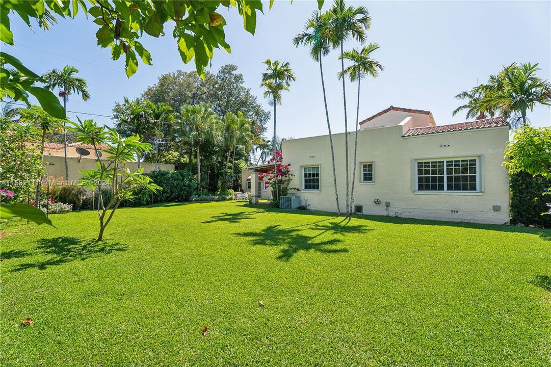 Active With Contract: $1,300,000 (4 beds, 3 baths, 1744 Square Feet)