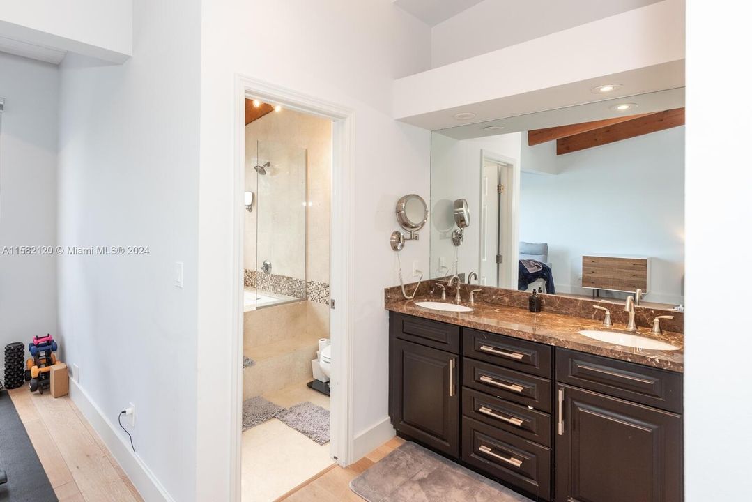 Active With Contract: $5,500 (3 beds, 2 baths, 1923 Square Feet)