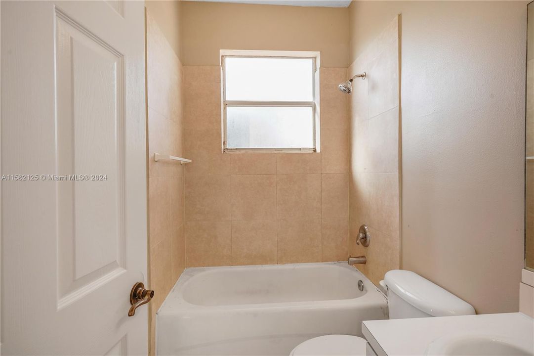待售: $594,900 (4 贝兹, 2 浴室, 1766 平方英尺)