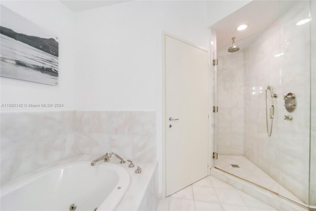 出租: $25,000 (2 贝兹, 2 浴室, 1862 平方英尺)