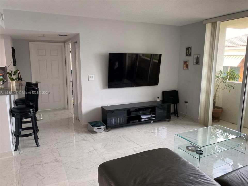 For Rent: $3,700 (2 beds, 2 baths, 1242 Square Feet)