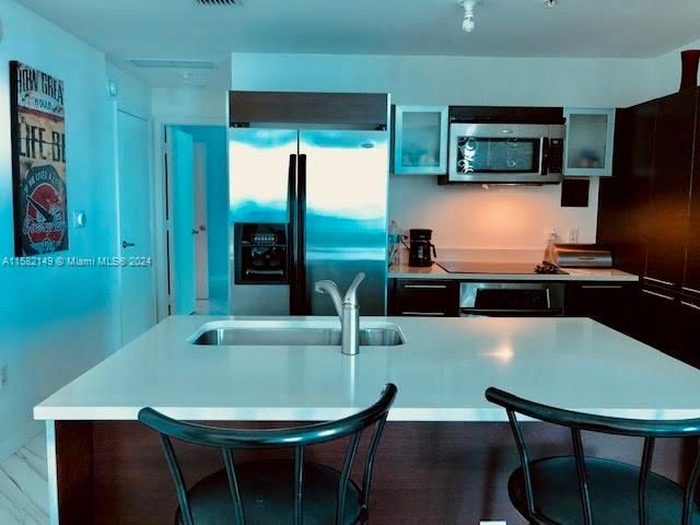 For Rent: $2,950 (1 beds, 1 baths, 794 Square Feet)