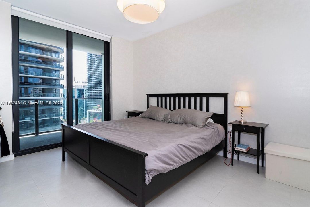 For Sale: $850,000 (1 beds, 1 baths, 759 Square Feet)