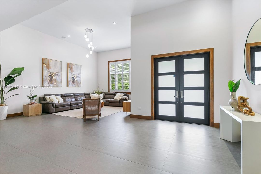 Active With Contract: $2,475,000 (4 beds, 4 baths, 2635 Square Feet)