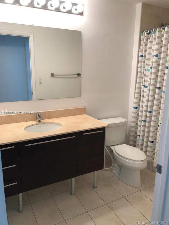 Active With Contract: $3,200 (1 beds, 1 baths, 0 Square Feet)