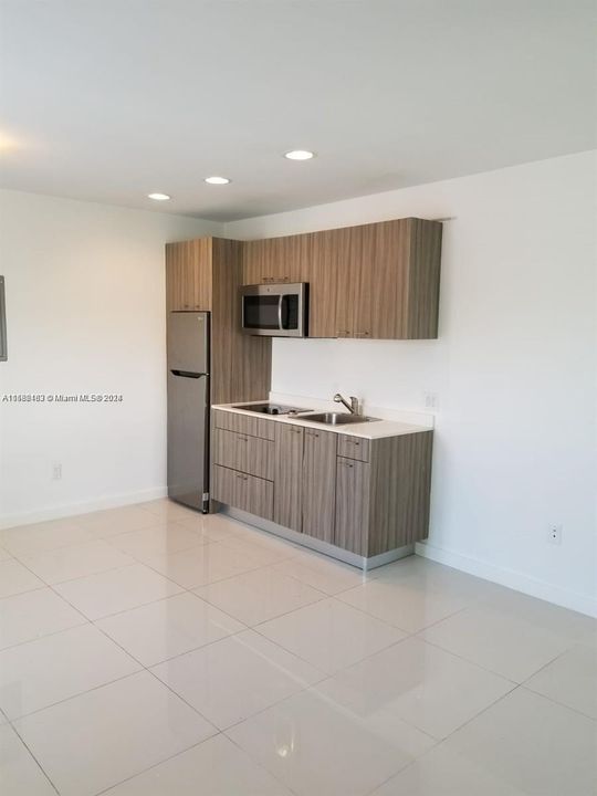 For Rent: $2,000 (1 beds, 1 baths, 475 Square Feet)