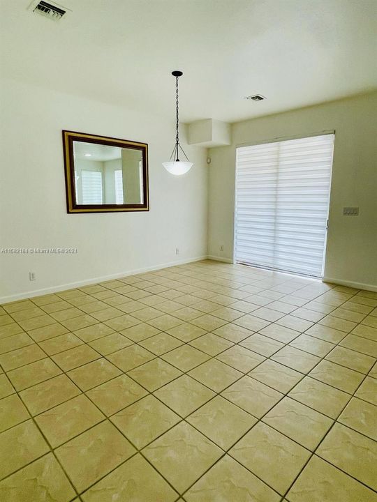 For Rent: $3,300 (3 beds, 2 baths, 1947 Square Feet)