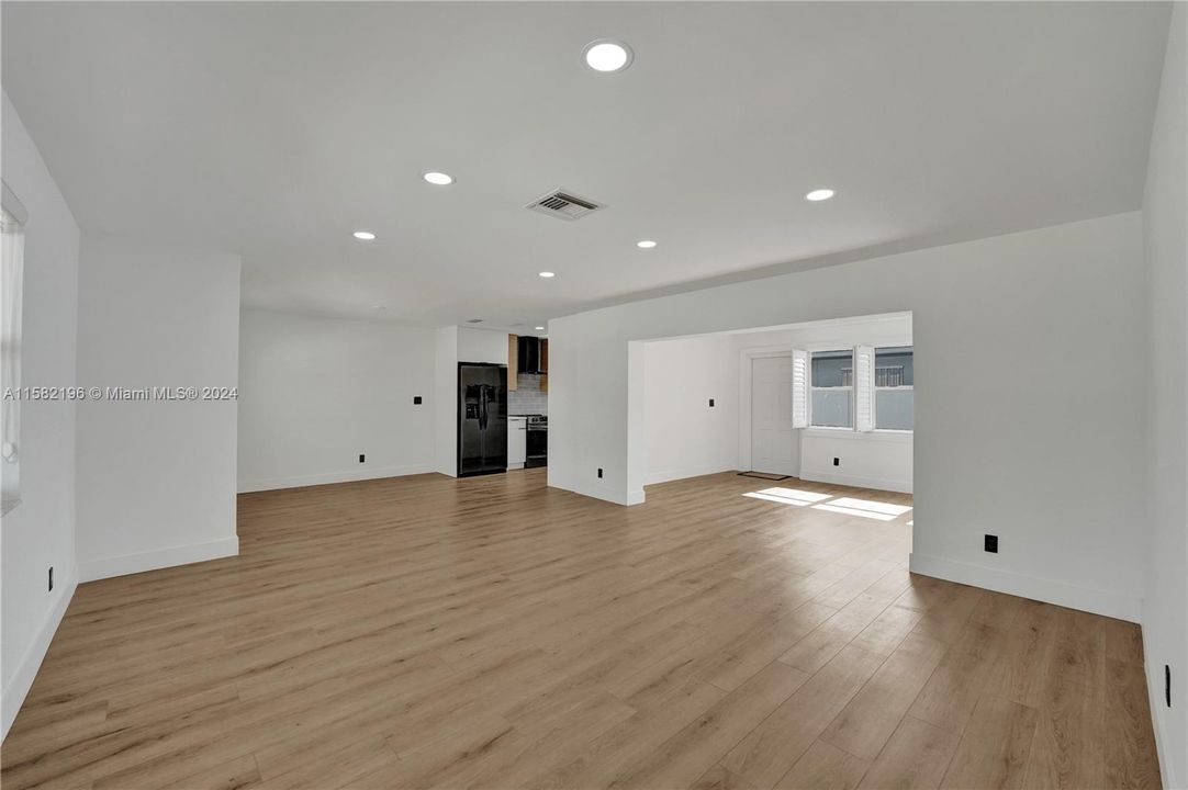 Recently Sold: $624,000 (3 beds, 2 baths, 1601 Square Feet)