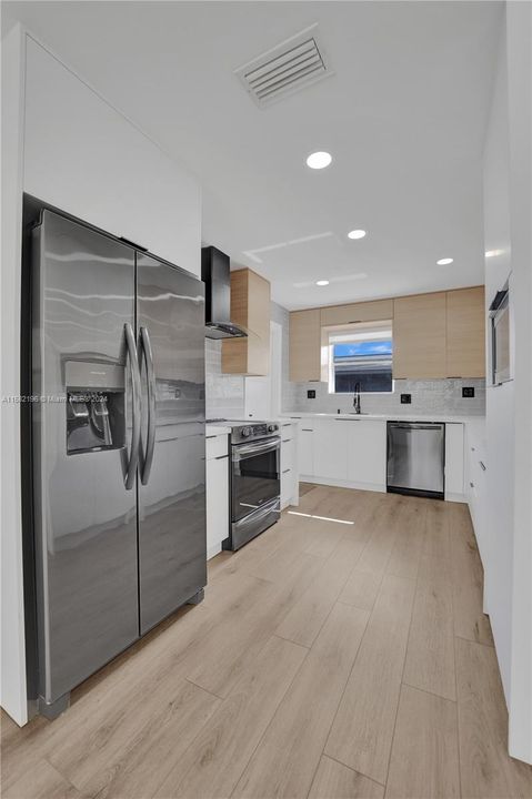 Recently Sold: $624,000 (3 beds, 2 baths, 1601 Square Feet)