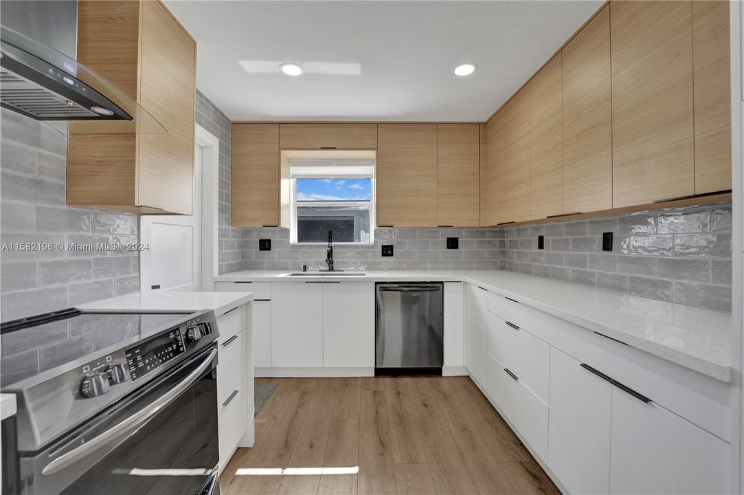 Recently Sold: $624,000 (3 beds, 2 baths, 1601 Square Feet)