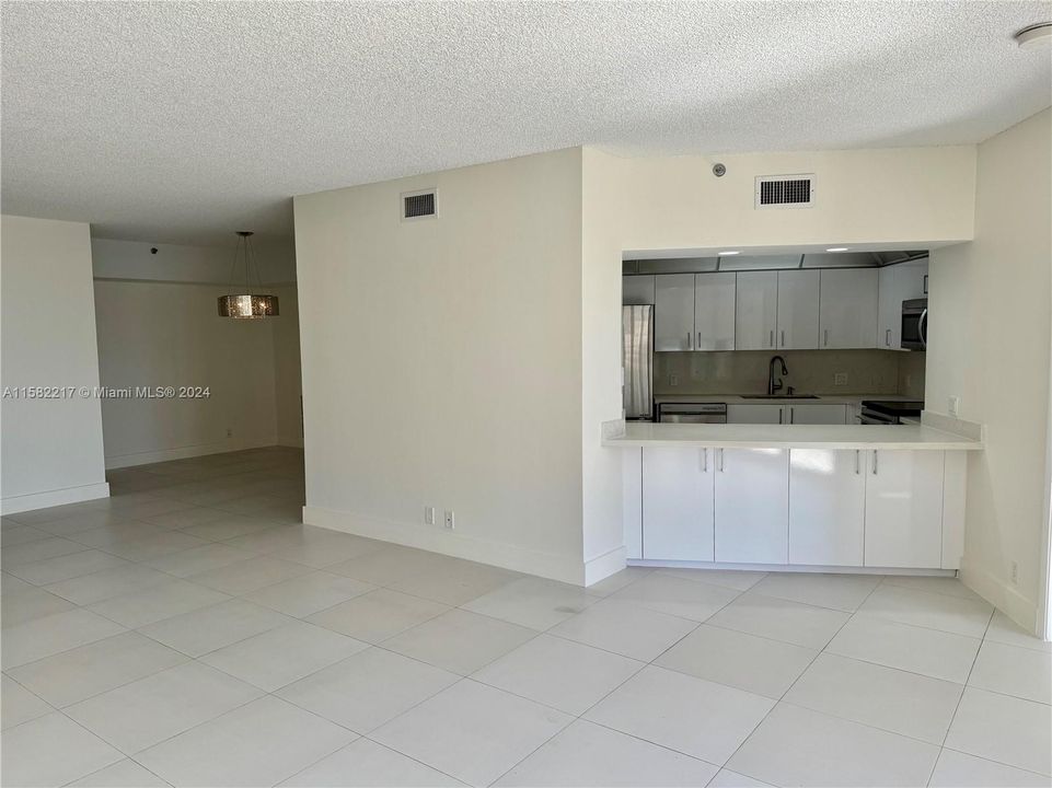 For Sale: $545,000 (2 beds, 2 baths, 1400 Square Feet)